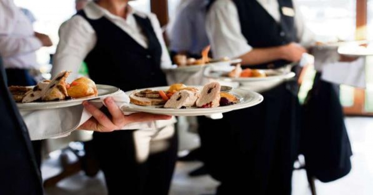 Curso Rápido grátis de Curso de técnicas de garçom